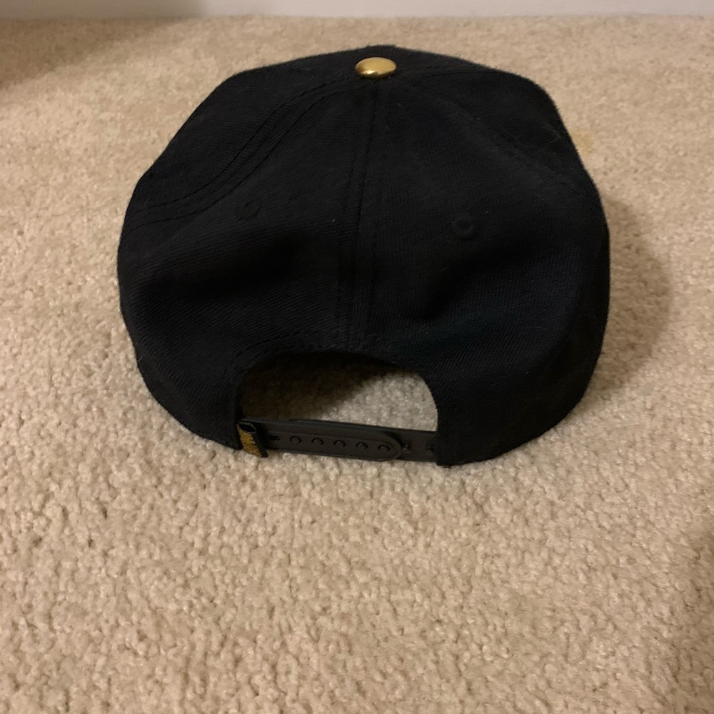 ⭐️Gold and Black Batman SnapBack - Picture 2 of 6